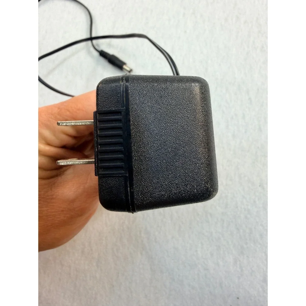 RadioShack AC Adapter U120025D 33-1197 12VDC 250mA Center Negative Power Supply